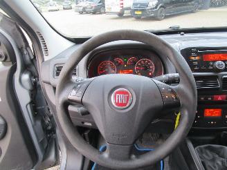 Fiat Doblo 2.0 Multijet Emotion picture 13