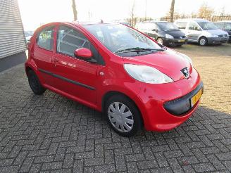 Peugeot 107 1.0-12V XS 5drs picture 4