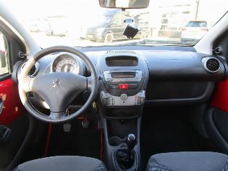 Peugeot 107 1.0-12V XS 5drs picture 10