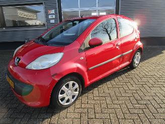 Schadeauto Peugeot 107 1.0-12V XS 5drs 2008/5