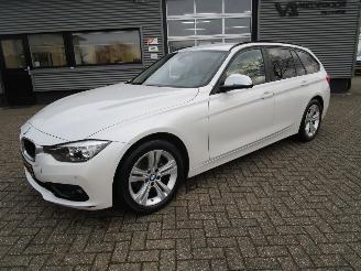 damaged passenger cars BMW 3-serie 316D Touring Executive 2017/3