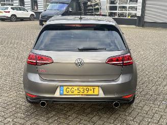 Volkswagen Golf GTI Performance 2.0 TSI picture 4