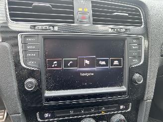 Volkswagen Golf GTI Performance 2.0 TSI picture 16