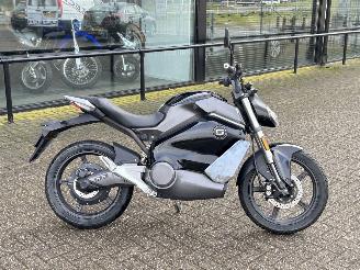 Super Soco  TS Streethunter picture 2