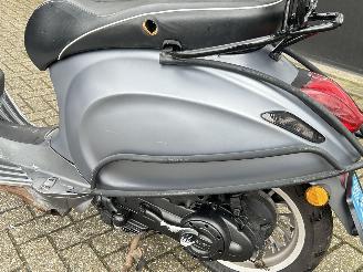 Vespa  Sprint 50 4T picture 13