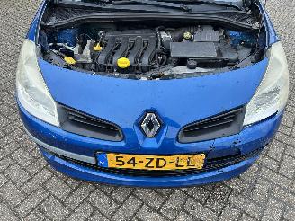 Renault Clio 1.6-16V Dynamique S Automaat picture 28