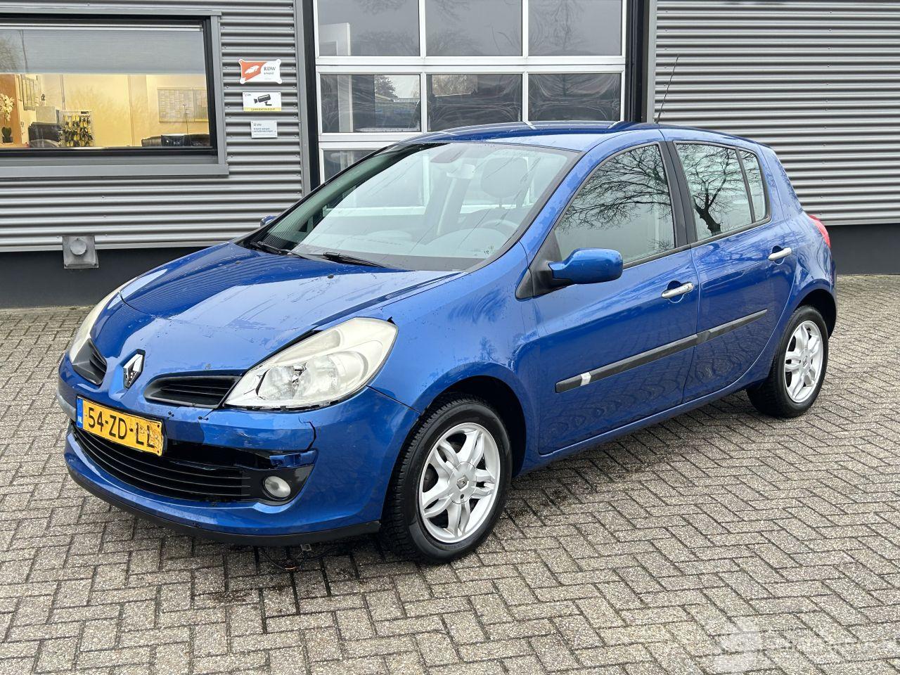 Renault Clio 1.6-16V Dynamique S Automaat