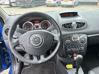 Renault Clio 1.6-16V Dynamique S Automaat picture 14