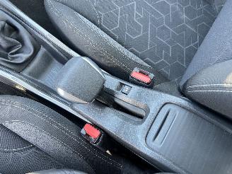 Peugeot 2008 1.2 PureTech Blue Lion picture 26