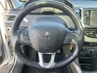 Peugeot 2008 1.2 PureTech Blue Lion picture 16