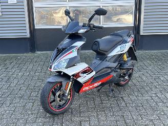 Vaurioauto  scooters Aprilia SR 50 LC 2T 2012/8