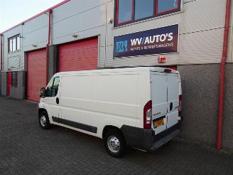 Peugeot Boxer 330 2.2 HDI L2H1 airco 3 zits picture 2