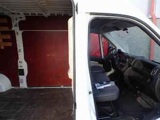 Peugeot Boxer 330 2.2 HDI L2H2 Profit+ picture 20