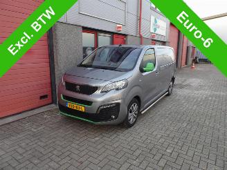 krockskadad bil bedrijf Peugeot Expert 2.0 BlueHDI 120 Standard Asphaltv 3 zits navi airco 2021/1