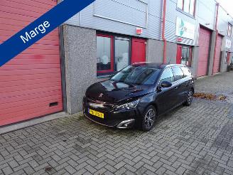 Auto incidentate Peugeot 308 SW 1.2 PureTech Blue Lease Premium let op nieuwe motor !!!!!!! 2016/10