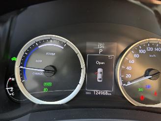 Lexus IS 300H picture 20