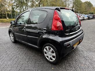 Peugeot 107 1.0-12V Urban Move AIRCO Hatchback 5-dr. picture 10