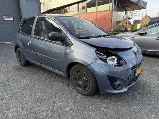 Renault Twingo 1.2-16V Collection  Hatchback 3-dr. picture 4