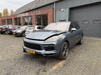 damaged passenger cars Porsche Cayenne 3.0  PANORAMADAK SUV 5-dr. 2019/7