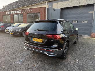 krockskadad bil auto Volkswagen Tiguan 1.4 TSI eHybrid R-Line Business+ 2021/6