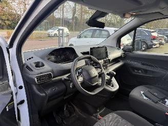 Peugeot Partner 1.2  BENZINE  PureTech Premium picture 19