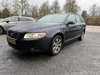 Schadeauto Volvo V-70 2.5T Summum  AUTOMAAT LEER  Stationwagen 5-dr. 2008/1