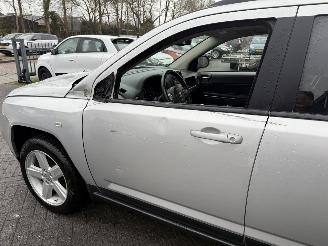 Jeep Compass 2.0 Limited (SUV 5-dr.) picture 10