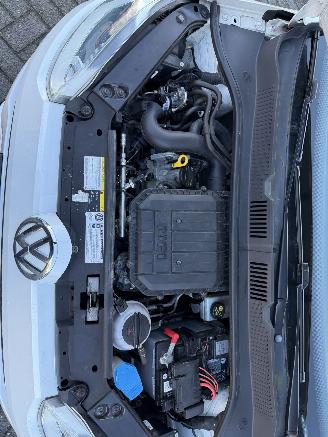 Volkswagen Up! 1.0 high up! BlueMotion picture 26