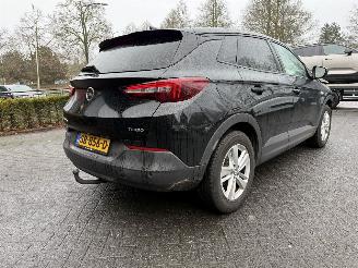 krockskadad bil auto Opel Grandland 1.2 Turbo Online Edition (SUV 5-dr.) 2018/3