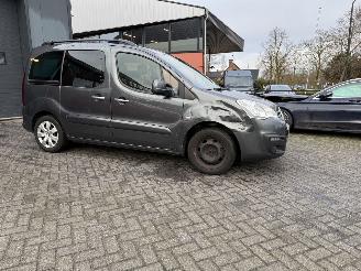 Citroën Berlingo 1.2 PureTech Feel (MPV 5-dr.) picture 31