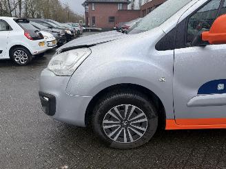 Peugeot Partner 120 1.6 BlueHDi 100 L1 Pro picture 17