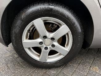 Volkswagen Golf 1.6 TDI Highline BlueMotion picture 19