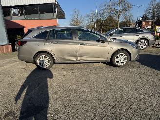 Opel Astra 1.4 Business+ picture 4