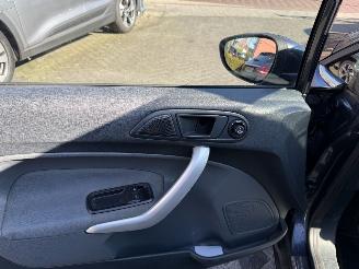 Ford Fiesta 1.25 Titanium (Hatchback 5-dr.) picture 15