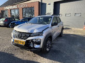 krockskadad bil auto Dacia Spring Comfort Plus 27 kWh (Hatchback 5-dr.) 2021/6