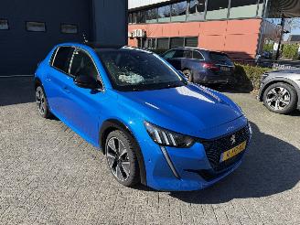 skadebil auto Peugeot 208 EV GT Pack 50 kWh  PANORAMADAK  (Hatchback 5-dr.) 2022/12