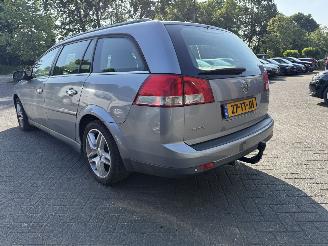 Opel Vectra 1.8-16V Executive picture 3