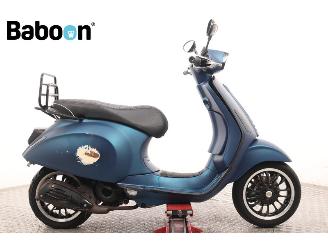 krockskadad bil bromfiets Vespa  Primavera 25KM 2014/6