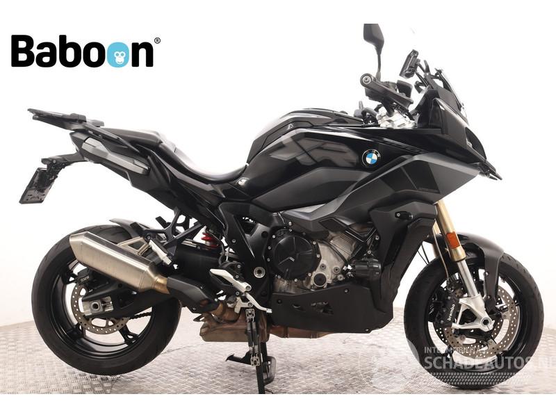 BMW S 1000 XR Triple Black