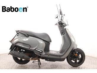 krockskadad bil bromfiets Sym Fiddle IV 45KM 2022/7