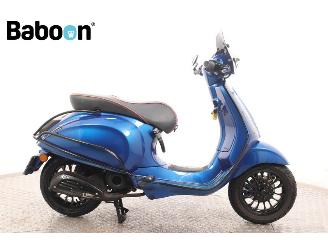 skadebil bromfiets Vespa  Sprint 45KM 2015/8