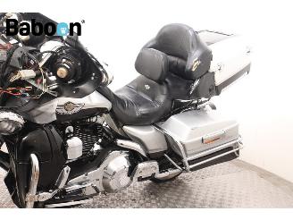 Harley-Davidson  FLHTCUI Ultra Glide Classic 100Th Anniversary picture 22