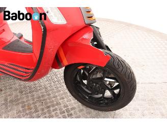 Vespa  Sprint 4T Racing 60s 45KM picture 11