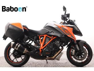 krockskadad bil motor KTM  1290 Super Duke GT 2017/7
