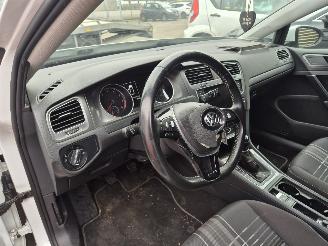 Volkswagen Golf 1.4 TSI Business edition R connected picture 9