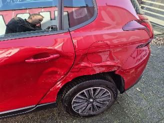 Peugeot 2008 1.2 puretech blue lion picture 5