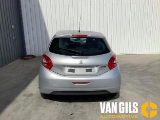 Peugeot 208  picture 4