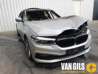 Salvage car BMW 5-serie 5 serie (G30), Sedan, 2016 530e iPerformance 2017/5