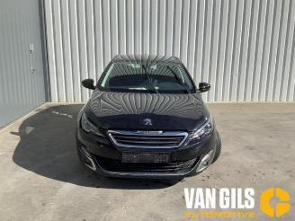 Uttjänta bilar auto Peugeot 308 308 SW (L4/L9/LC/LJ/LR), Combi 5-drs, 2014 / 2021 1.2 12V e-THP PureTech 130 2015/10