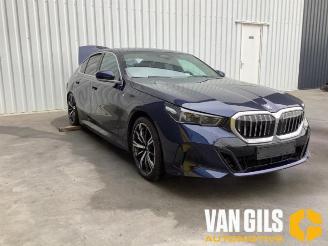 BMW 5-serie 5 serie (G60), Sedan, 2023 530e 2.0 TwinPower Turbo 16V picture 3